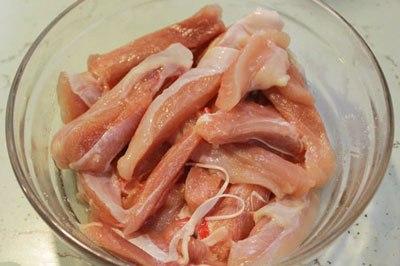 Cách làm món thịt gà xào măng tươi