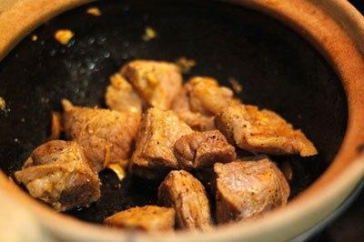 Cách làm món thịt kho khoai sọ mềm thơm, cực ngon