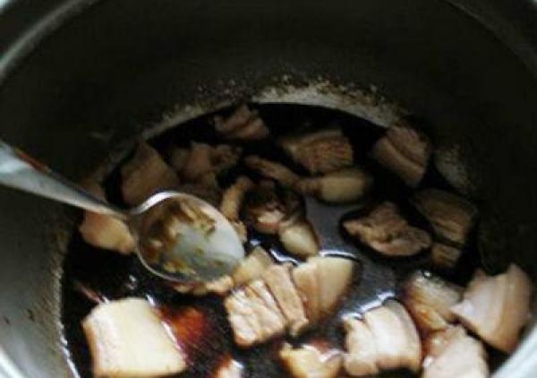 Cách làm món thịt rang cháy cạnh thấm vị, ngọt mềm, cực thơm ngon