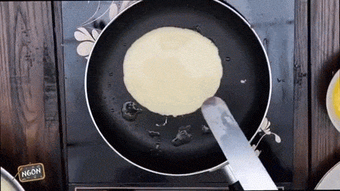 Cách làm pancake hoa bưởi ngon xao xuyến