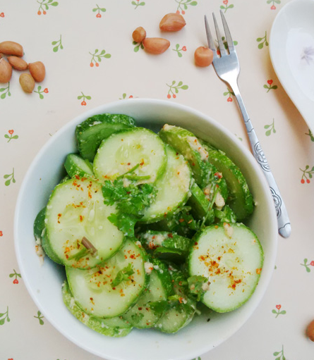Cách làm salad dưa leo kiểu Thái siêu ngon mà đơn giản