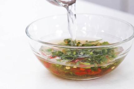 Cách làm salad tôm bưởi vừa ngon vừa tốt cho sức khỏe