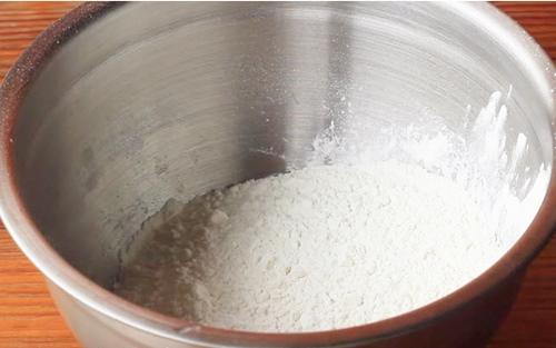 Cách làm sợi bột mì trứng tươi tại nhà