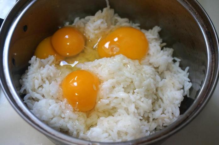 Cách mới toanh làm cơm chiên trứng ăn sáng ngon lạ