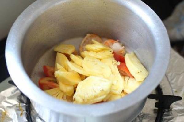 Cách nấu canh chua tôm dứa ngọt mát, giải nhiệt ngày nóng