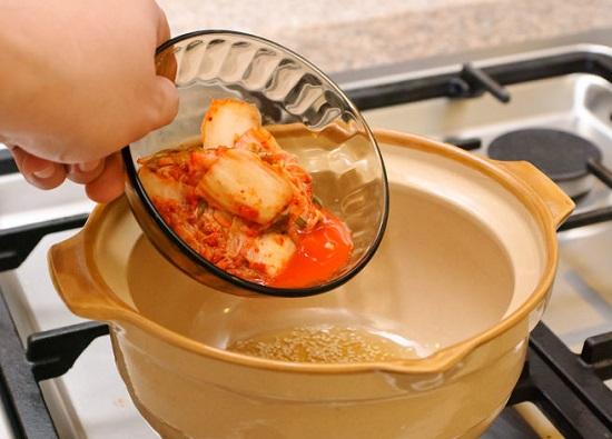Cách nấu canh kim chi cá ngừ Hàn Quốc siêu hấp dẫn