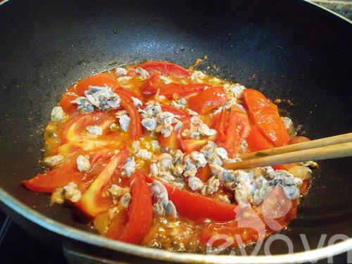 Cách nấu canh riêu hến chua chua ngon miệng