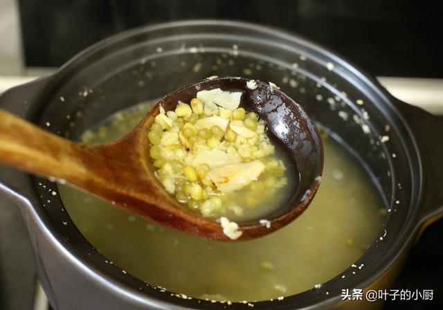 Cách nấu chè đậu xanh giải nhiệt ngày nóng, đậu nở nhanh trong 10 phút