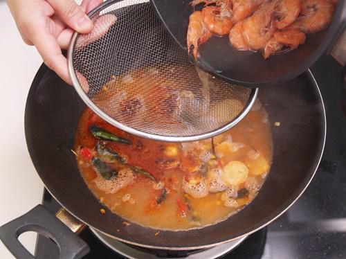 Cách nấu lẩu Thái chua cay ngon cho ngày mát trời