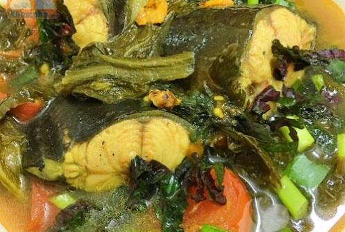 Cách nấu món canh cá trê dưa cải chua ngon cơm ngày hè