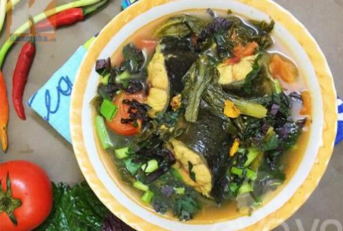 Cách nấu món canh cá trê dưa cải chua ngon cơm ngày hè