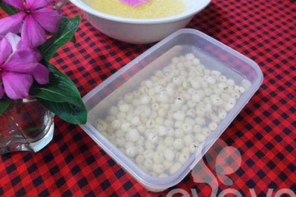 Chị em “bỏ túi” cách nấu chè hạt sen đậu xanh thanh mát, bổ dưỡng cho cả nhà