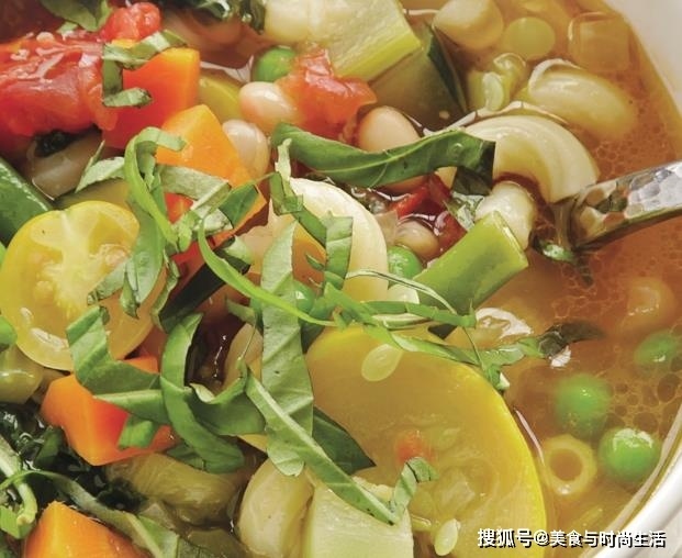 Chỉ mất 30 phút có ngay món súp rau củ cực thơm ngon bổ dưỡng đãi cả nhà