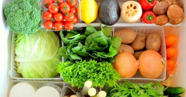 Chỉ với vật dụng quen thuộc này, chị em có thể bảo quản rau củ trong tủ lạnh cả 1 tuần, đảm bảo rau vẫn tươi xanh như vừa mới mua!