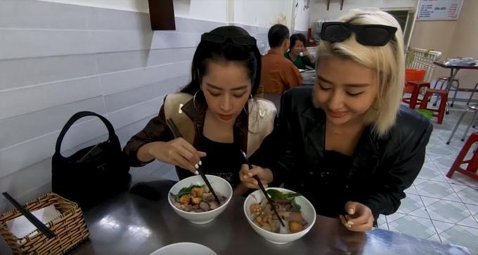 Chipu và Quỳnh Anh Shyn ăn 8 bữa ở Đà Lạt