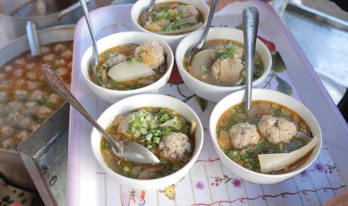 Chipu và Quỳnh Anh Shyn ăn 8 bữa ở Đà Lạt