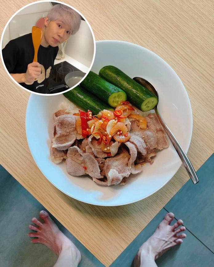 Chụp ảnh đồ ăn cùng bàn chân bá đạo, Quang Trung hút like