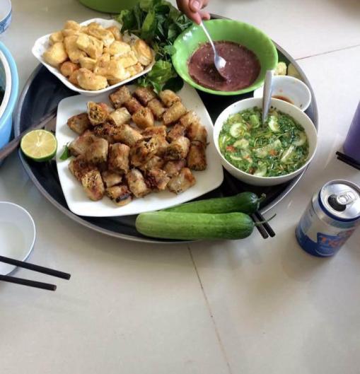 Cô gái Hà Nội vào Sài Gòn nấu toàn món thịnh soạn, ai ăn cũng chê vì lý do này