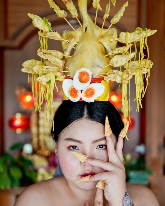 Cô gái Thái cosplay người nổi tiếng bằng đồ ăn