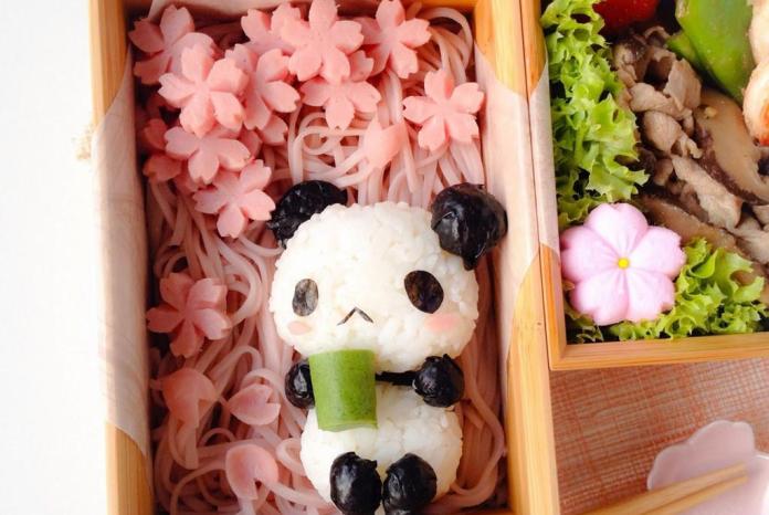 Cơm nắm và những món đẹp không nỡ ăn từ hoa anh đào Nhật Bản