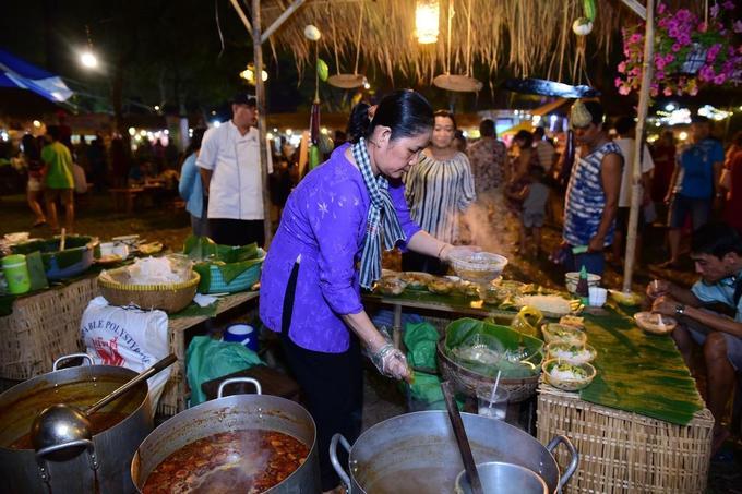 Cuối tuần thưởng thức đặc sản ba miền ở Hội chợ ẩm thực Sài Gòn