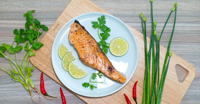 Để có món cá hồi áp chảo ngon đẹp như nhà hàng, bạn chớ bỏ qua bài viết này!