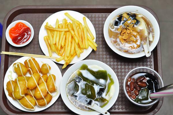 Đủ món ăn vặt buổi chiều dưới 20.000 đồng ở khu Kim Liên