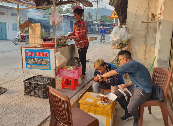 Ếch nướng kiểu Campuchia mập ú ở An Giang