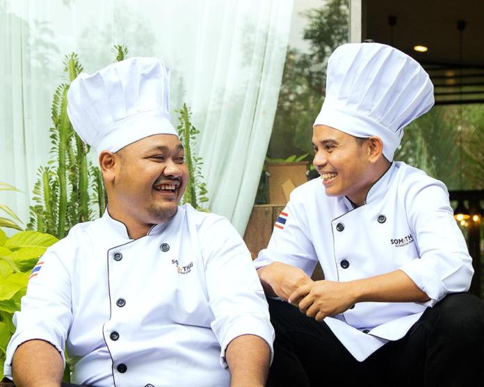 Hai đầu bếp Thái sáng tạo món ăn giữa lòng Sài Thành