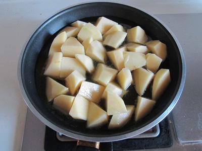Học cách làm 2 món ăn vặt ngon ngất ngây từ... khoai tây!