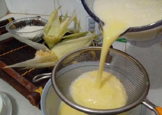 Học cách nấu sữa ngô mát lành ngày đông