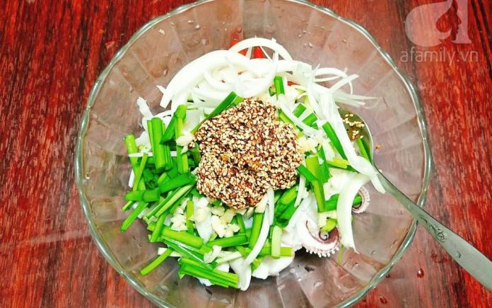 Học ngay cách làm salad mực kiểu Hàn ngon giòn siêu hấp dẫn