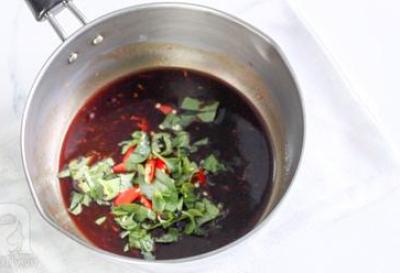 Học ngay cách làm tôm nướng kiểu Thái món ăn vỉa hè đang gây sốt