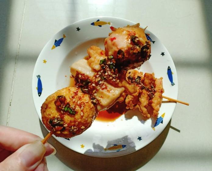 Học người Hàn cách nấu canh chả cá vừa ngon vừa đẹp đổi món cho cả nhà