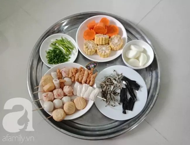 Học người Hàn cách nấu canh chả cá vừa ngon vừa đẹp đổi món cho cả nhà