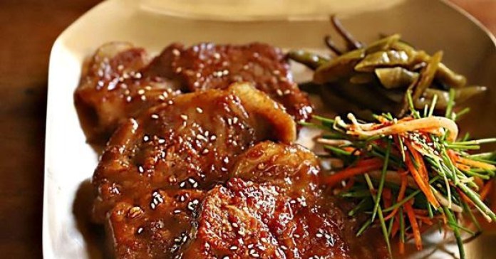 Học người Hàn làm món thịt heo áp chảo mềm ngon xuất sắc, ai ăn cũng mê tít