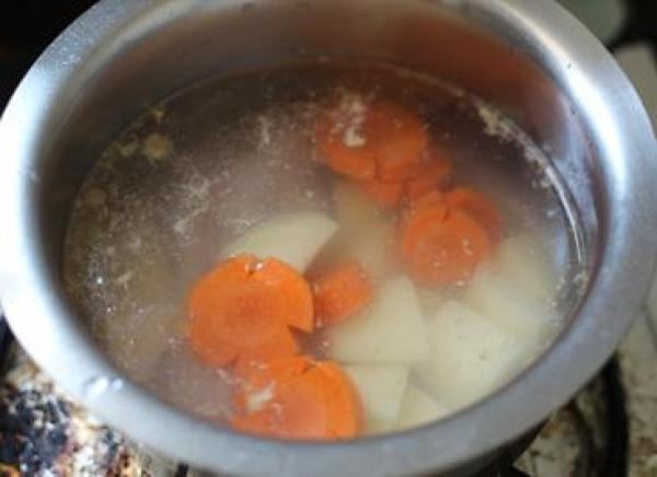 Hướng dẫn làm món canh cá nấu khoai tây ngon lành, bổ dưỡng