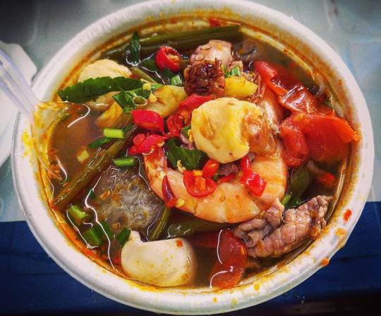 Khám phá 4 "đặc khu" ăn vặt hot nhất Sài Gòn