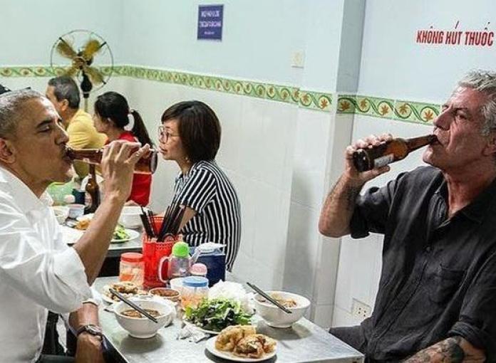 Khi các Nguyên thủ Thế giới cũng đam mê món ăn đường phố Việt Nam