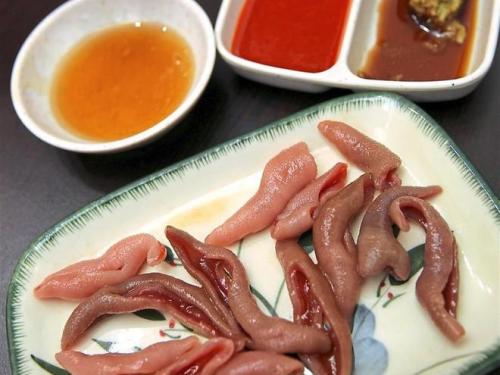 Kỳ dị món ăn giống bộ phận nhạy cảm của đàn ông khiến người Hàn Quốc vô cùng thích thú