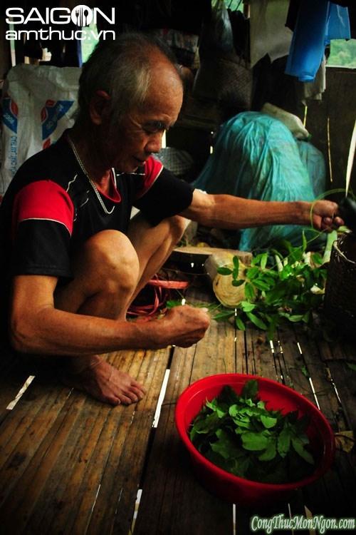 Lạ miệng món canh xổm lôm của người Thái đen