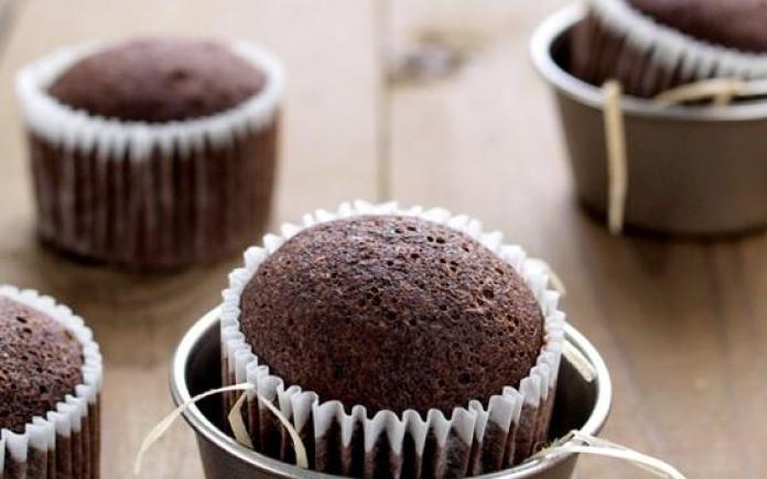 Mách bạn cách làm bánh cupcake chocolate bất bại không cần lò nướng