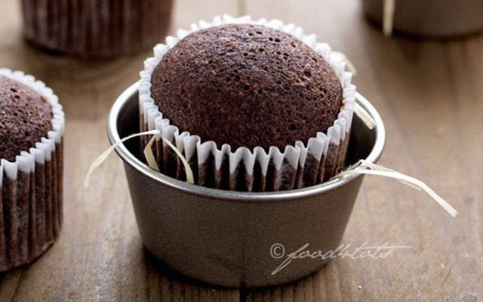 Mách bạn cách làm bánh cupcake chocolate bất bại không cần lò nướng