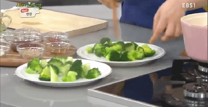 Mách bạn cách nấu bông cải xanh giữ trọn dinh dưỡng và an toàn cao cho sức khỏe