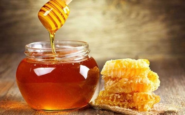 Mật ong vốn rất tốt, nhưng nhiều người đang sai lầm khi uống vào thời điểm này, chỉ thêm hại sức khoẻ