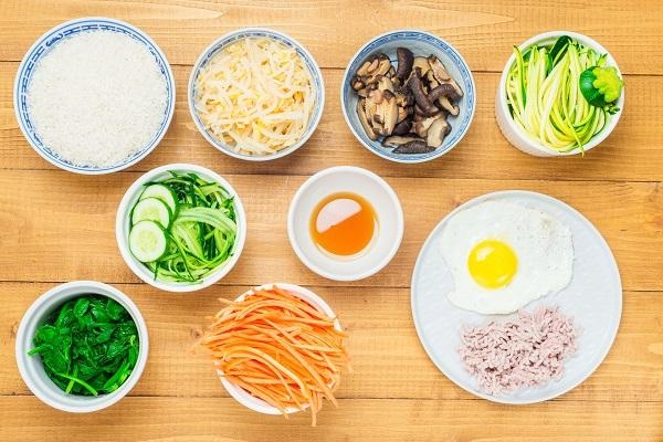 Mát trời làm món cơm trộn kiểu Hàn Quốc, đơn giản lại ngon miệng