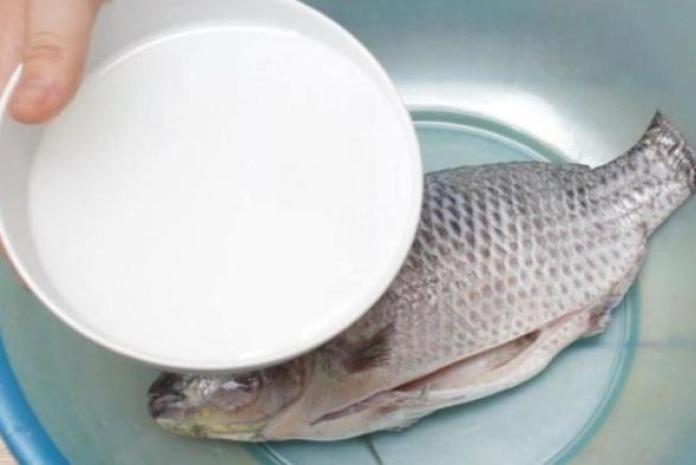Mẹo hay giữ cá tươi lâu mà không cần cất trong tủ lạnh