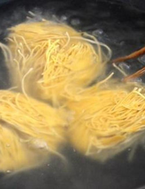 Mì xào nước tương Quảng Đông – Món ăn đặc trưng của ẩm thực Trung Hoa