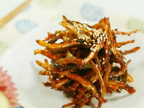 Món ăn phụ cùa Hàn Quốc 3: Cá cơm rim