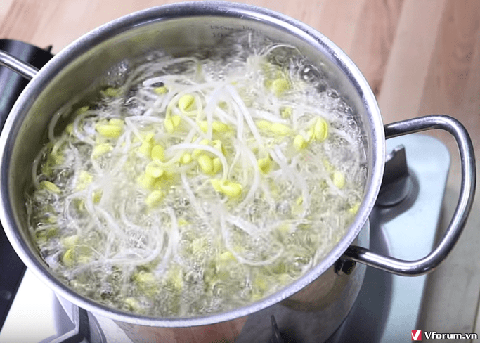 Món ăn phụ cùa Hàn Quốc: Giá đỗ trộn